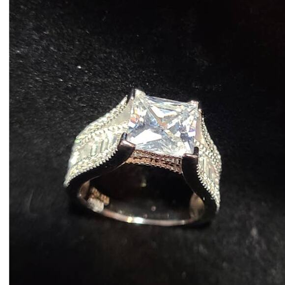 Sterling Silver 925 Cubic Zirconia size 6 Wedding Ring ~ NEW - Picture 3 of 6